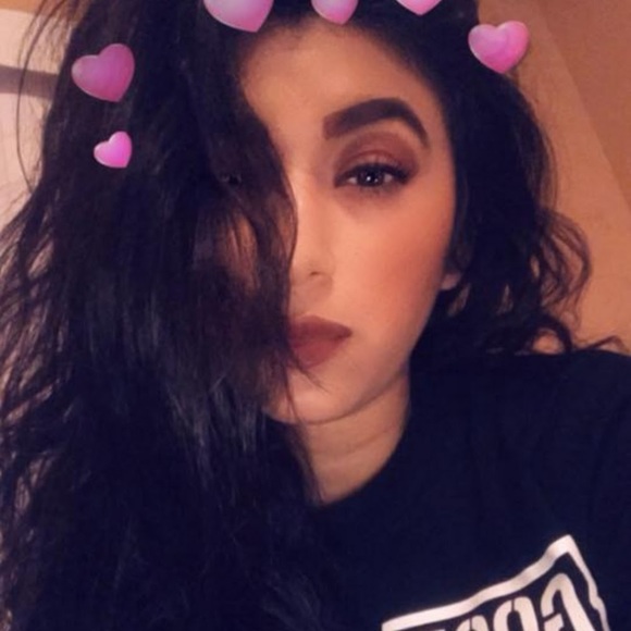 Meet your Posher, Cella - Picture 1 of 1